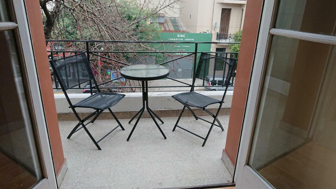 Excelente Departamento Con Balcon A La Calle Sobre Avenida Buenos Aires Bagian luar foto