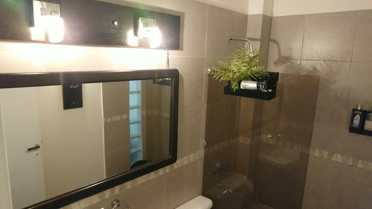 Excelente Departamento Con Balcon A La Calle Sobre Avenida Buenos Aires Bagian luar foto